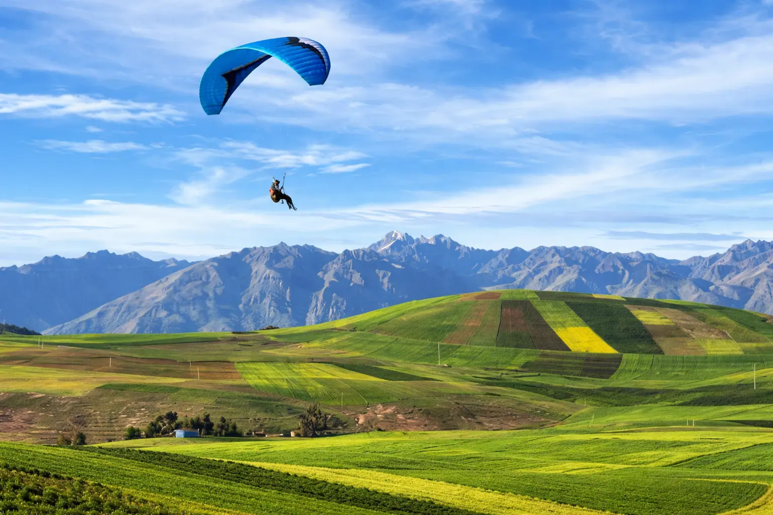 Paracaidismo sobre los Andes peruanos