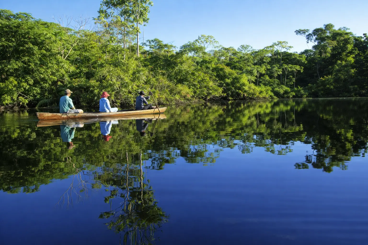 Selva amazónica Pacaya Samiria fauna monos guacamayos