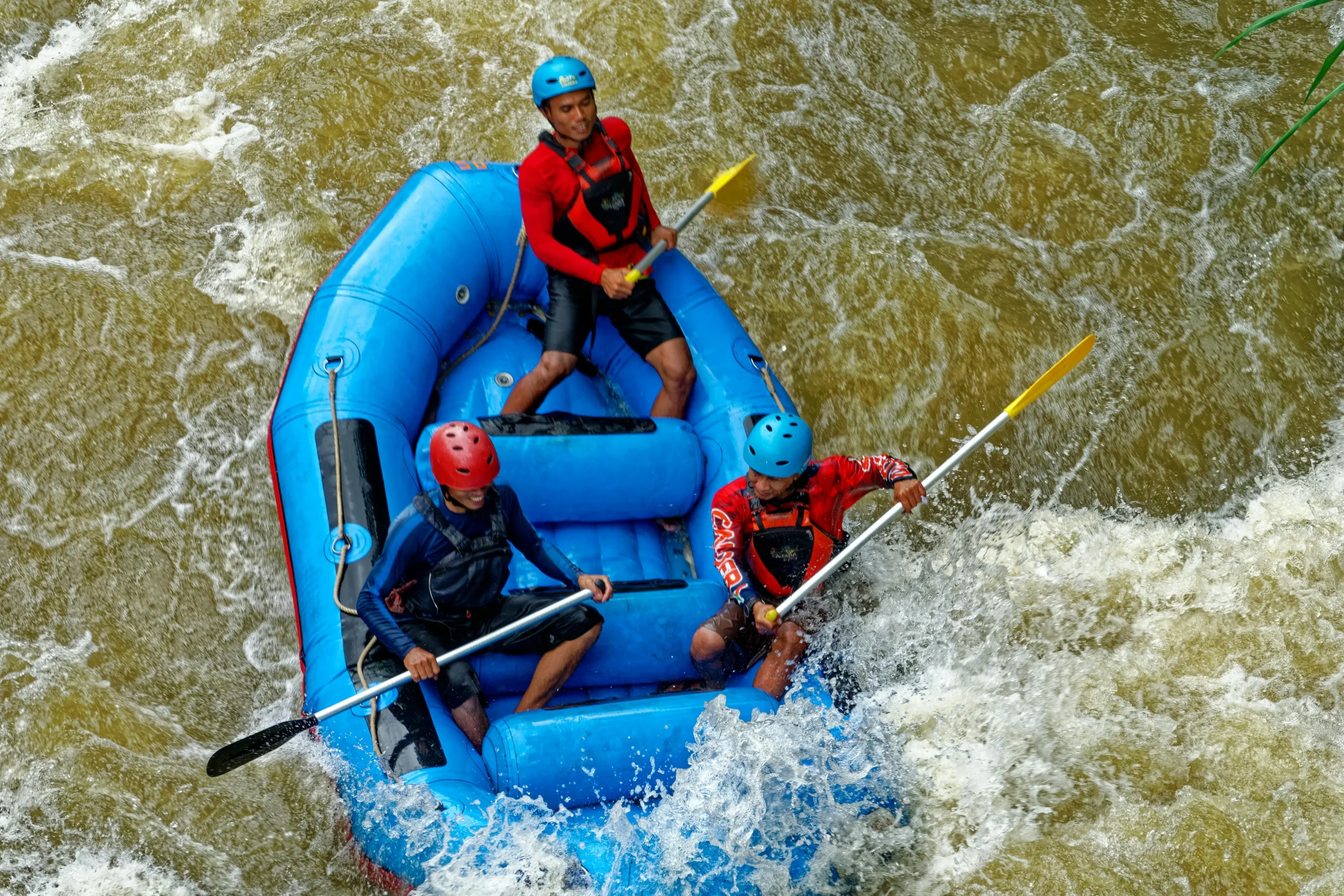 Rafting en río andino Cusco